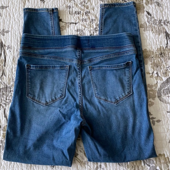 Old Navy Rockstar Jeggings Med Wash Blue • 8 - Picture 5 of 6